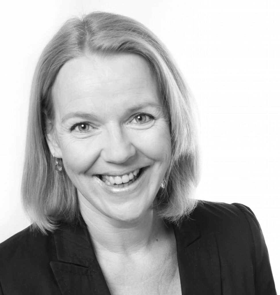 Petra Friedlaender, Beraterin bei initio